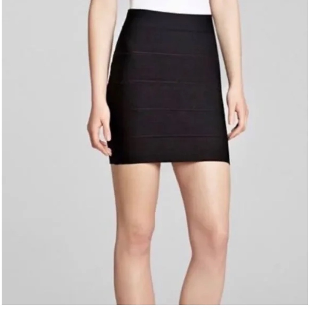 BCBG Maxazria Simone Black Spandex Power Bandage Mini Skirt Size Small $138
